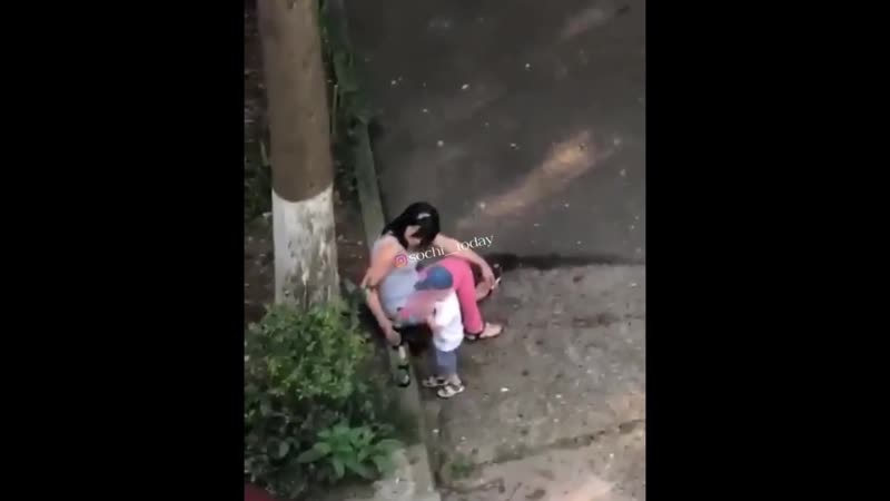 Ребенка угостили пивом