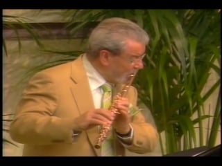 Sir james galway plays “the lord of the rings“