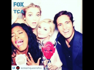 Love these babes @kekepalmer @diegoboneta @abbienormal9 #screamqueens #screamkings #photoboothlovers
