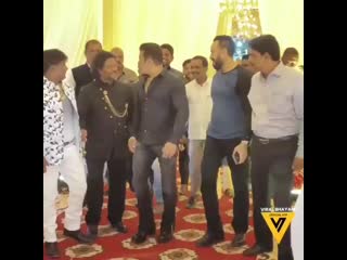 Viral bhayani salmankhan today at his makeup artist raju bhai sons wedding reception today raju every yr goes to tirupati and s