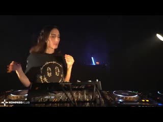 Mython betelgeuse [played by amelie lens]