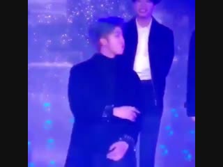 Please joonie didnt notice they all stopped walking look at jungoo at the back they are such cuties