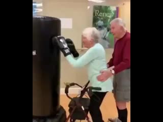 Vic beasley practicing his hands so he doesn’t get traded https t co 3lgsje227 ( 600 x 480 ) mp4