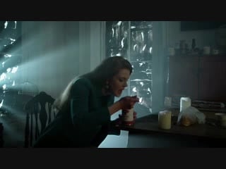 Gotham • season 3x9• bruce & selina talks to ivy in selina's appartement