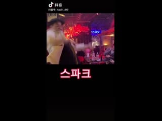 Кореец отжигает