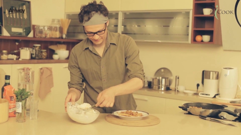 Готовим в посуде icook карамелізовані банани і яблука із маскарпоне та м’ятою