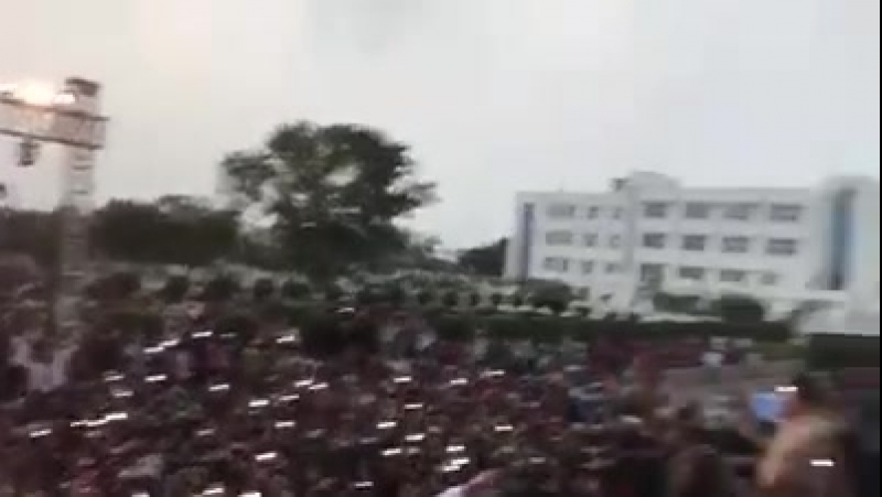 Varanasi ke beech beech mein harry and sejal go all !! #shahrukhkhan anushkasharma #jhmsinvaranasi