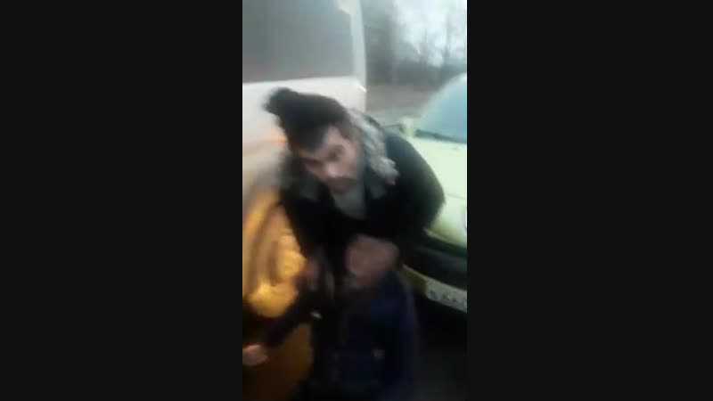 Потерял porn video – Неадекватный водитель маршрутного такси потерял сознание в стычке с другим водителем
