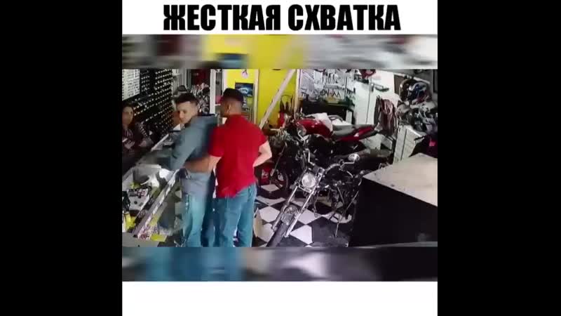 1000000% у этого чувака чугунные яйца