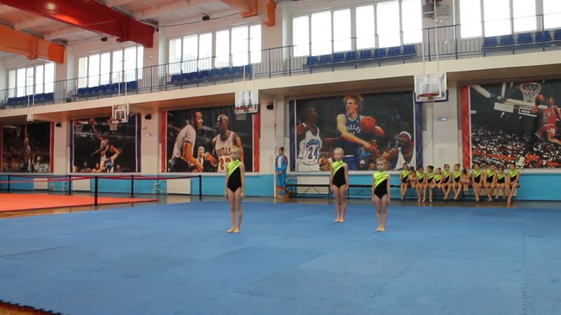 Каримова ксюша, попова настя, скоробогатая маша 3 юн р (2упр)