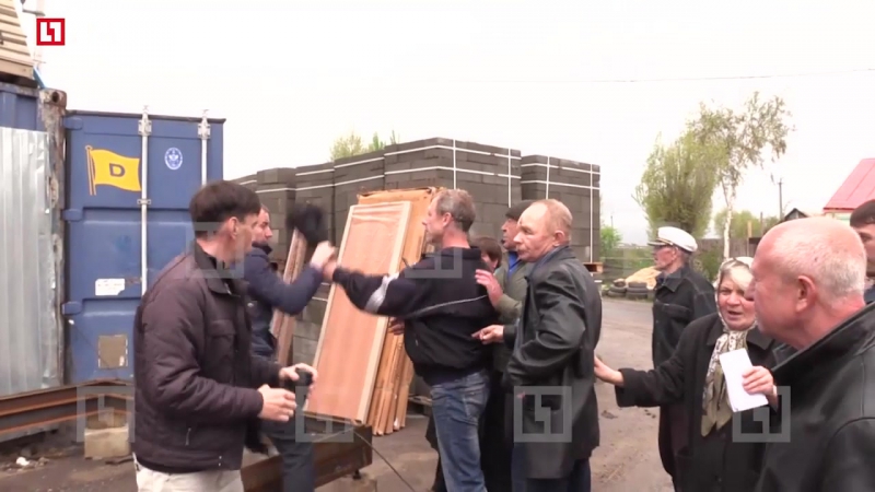 Жители посёлка под воронежем тонут в канализационных водах из за незаконной плотины