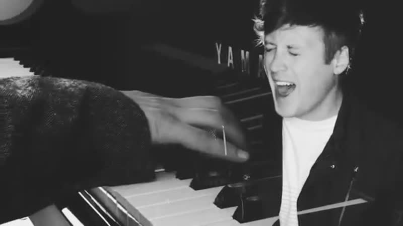 Major to minor titanic theme song in a minor key