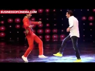 6 august porn 2 hrithik roshan with raghav juyal fun on the stage