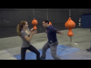 Tris & four theo & shai fights, knives and trains mp4