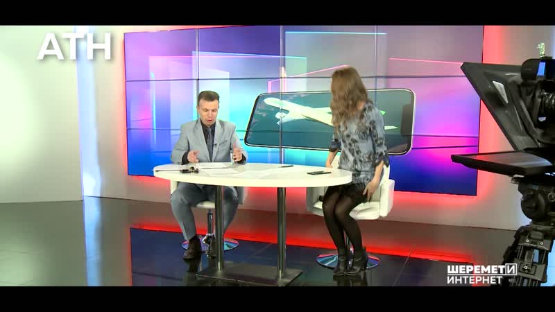 У сисиной задралось платье во время эфира "шеремет и интернет"/атн
