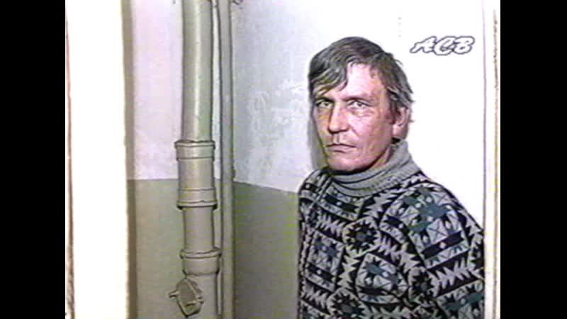 Муж жену порезал и в сортире завис