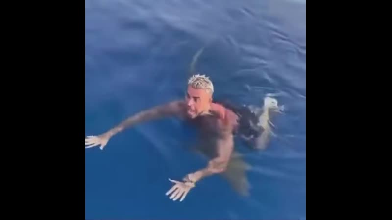 Явно наложил