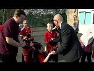 Sir bobby and lady norma charlton visit kingfisher community special school