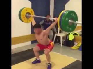 Long qingquan (56kg olympic champion, china) snatching 130kg in training before rio! in rio he snatched 137kg and clean and jerk