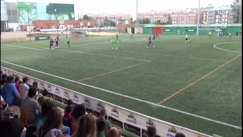 Victor valdes is setting his mark at barça here’s a nice juvenil a goal which ilaix finishes vs eibar