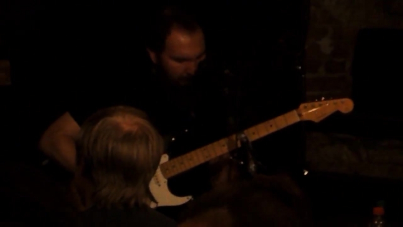 Two men the blues in «jimi hendrix blues club» sankt peterburg