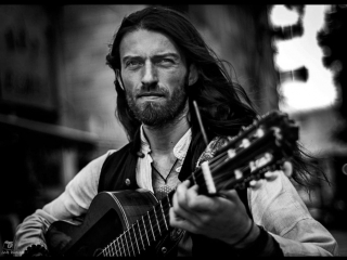 Estas tonne internal flight