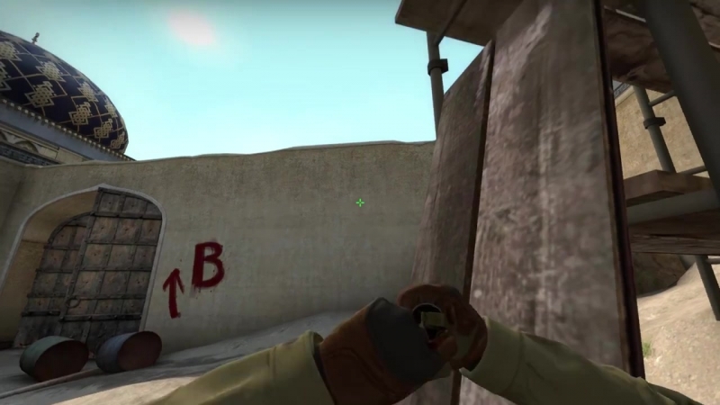 Flash smoke molotov grenades for rush retake b on de dust2