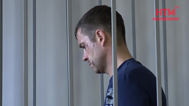 Арест мужика который пытался выкинуть свою дочку из окна