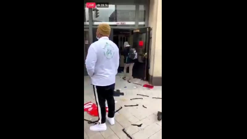 Ажиотаж на модных неделях в сша