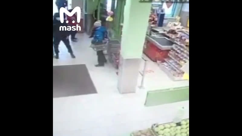 Разгромили пятерочку