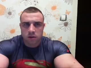 Игорь бодибилдер, позирует голышом и дрочить