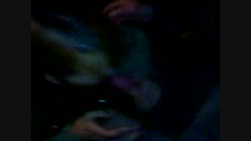 Гопники porn video – Гопники заставляют сосать девочку