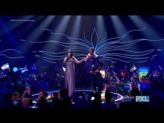 Голый зад на eurovision 2017 мужчина выбежал на сцену во время выступления украинской певицы