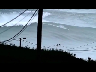 Biggest wave in the world surfed 100ft at 02 50min (real footage)carlos burle po