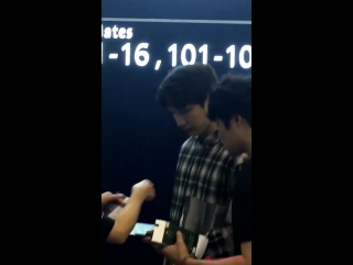 [fancam] 171002 hyuk at kansai airport (osaka)