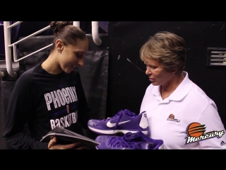 Ann meyers drysdale surprises diana taurasi with kobe swag