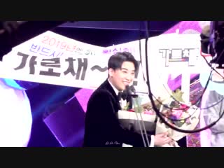 2018 sbs 연예대상 승리 신스틸러상 일 년 동안 폭풍 스케줄 승리야 고생 많았어 @forvictori 수상소감 채고