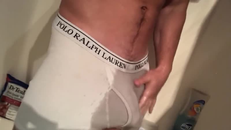 Dustin mcneer наяривает своего дружка в душе