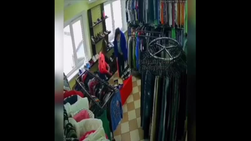 Украла кошелек в second city на бульваре шевченко