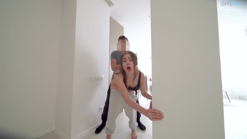 Изменяет прямо при парне(порно porno anal deepfake blowjob pussy teen анал минет pov)