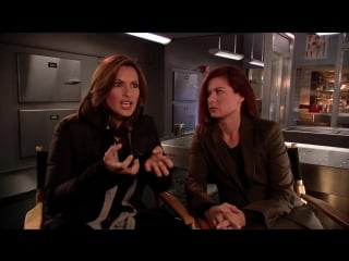 Law&order svu за кадром mariska hargitay and debra messing interview