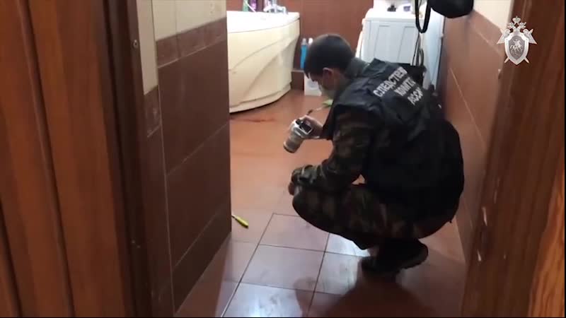 В армавире муж застал свою супругу с другим, разозлился и молодыееё, а затем отправил на тот свет её маленького брата