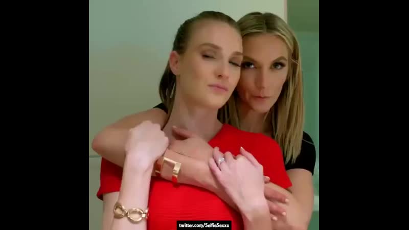 Две весёлые девчонки