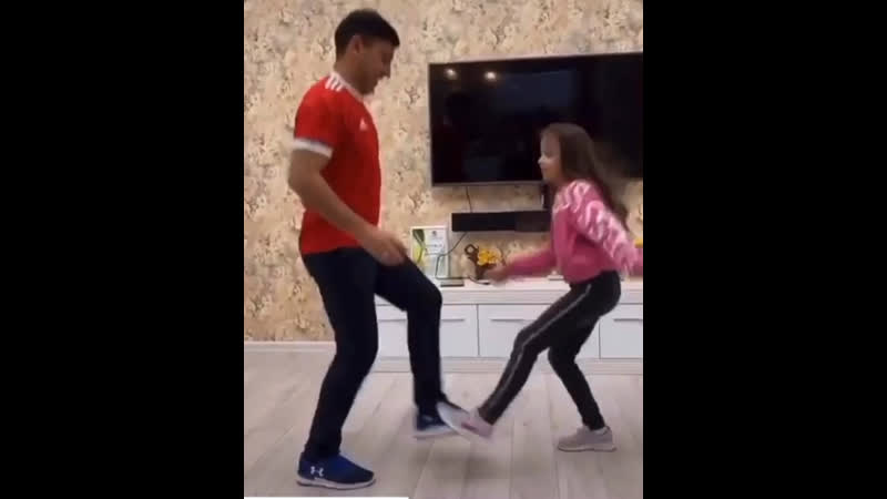Данир сабиров танцует с дочкой🔥