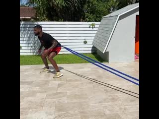 Working on resisted and assisted cross over step with @steelers running back @jaysam