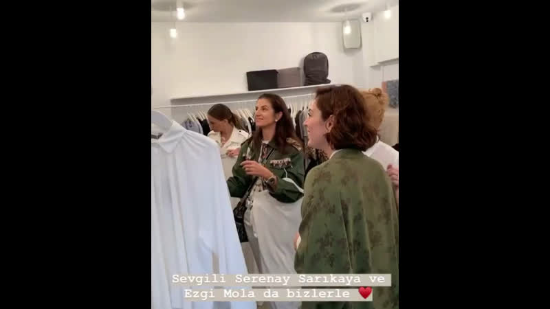 Serenay sarikaya &amp; ezgi mola