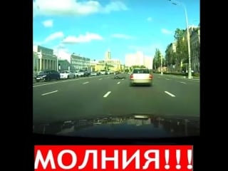 Байкер решил встать на дыбы на садовом кольце в москве но что то пошло не так