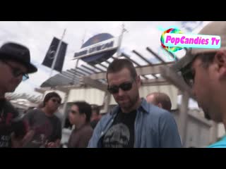 Antony starr greets fans while departing 2014 comic con panel in sd