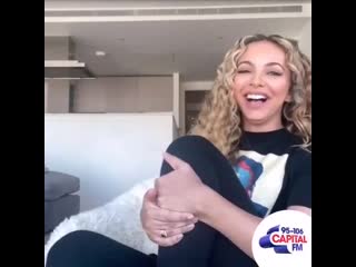 Jade estaba hablando por videollamada con @capitalofficial y la entrevista fue interrumpida por zack @littlemix