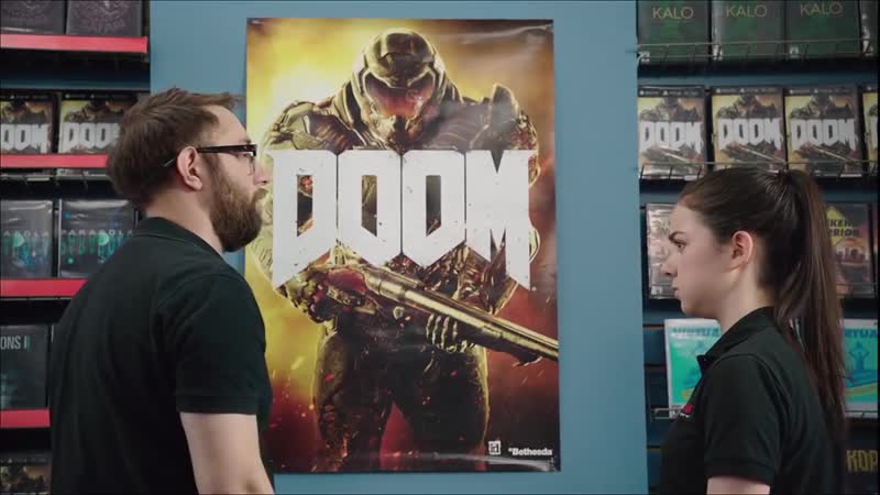 Дыра в стене (забавная реклама doom)